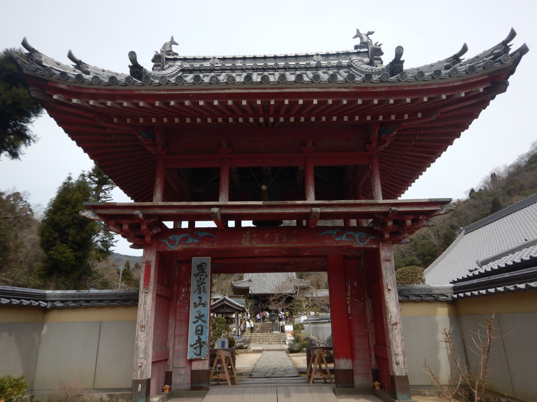 第4番札所大日寺の鐘桜門